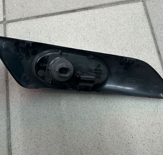 Original 500322578 Seitenblinker Kotflügel vorne links für Iveco Daily III weiß