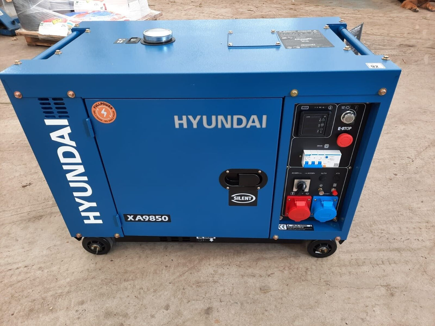 Hyundai Notstromaggregat 400V Diesel Stromgenerator Notstromerzeuger 7,9kW ATS