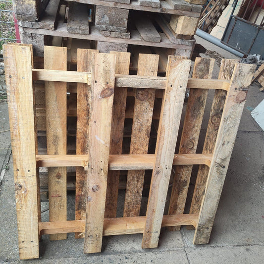 Einwegpalette 110x110 cm Palette stabil Holzpalette Möbel Garten Hochbeet Zaun