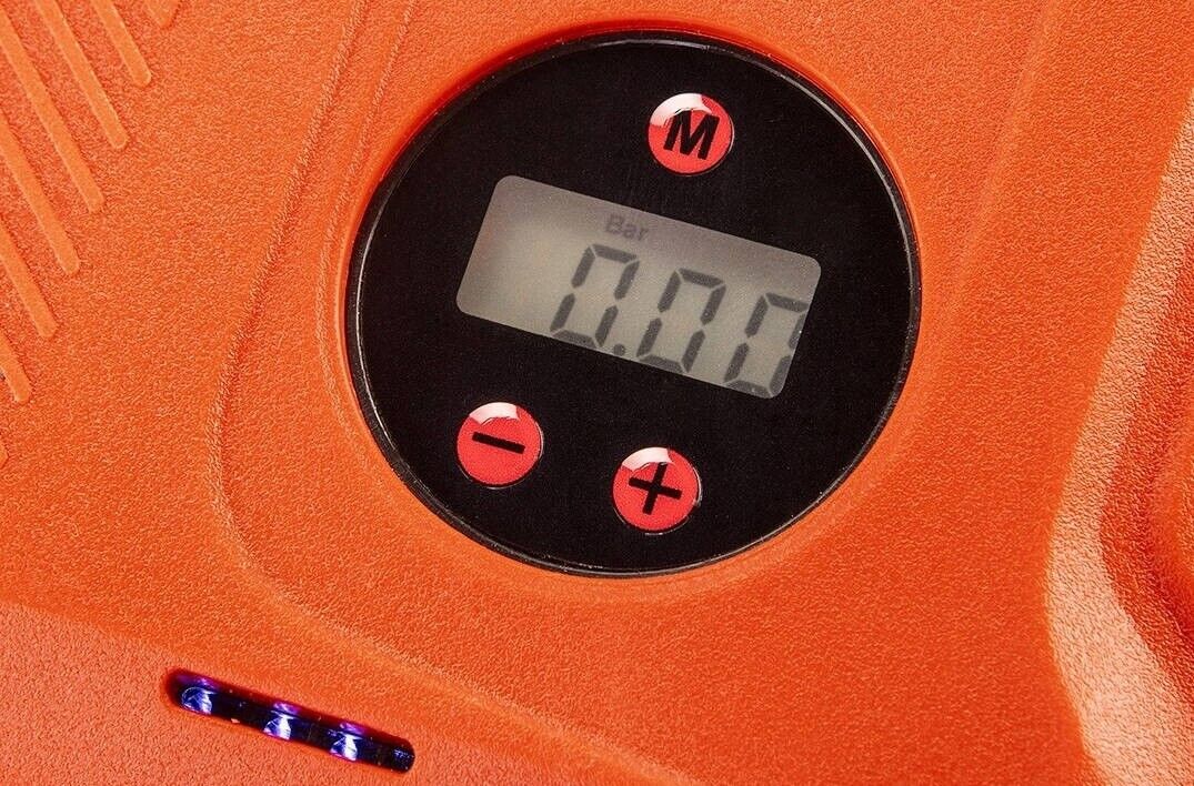 NEO KFZ Auto Batterie Starter PowerBank USB Ladegerät 14000mAh Lampe Kompressor